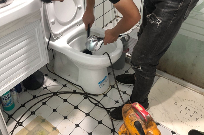 沁阳马桶堵塞自己疏通还是找师傅？专业上门服务让你省时更省心